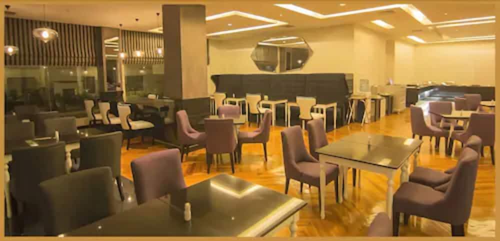 Hotel Diradja Jakarta Exterior photo