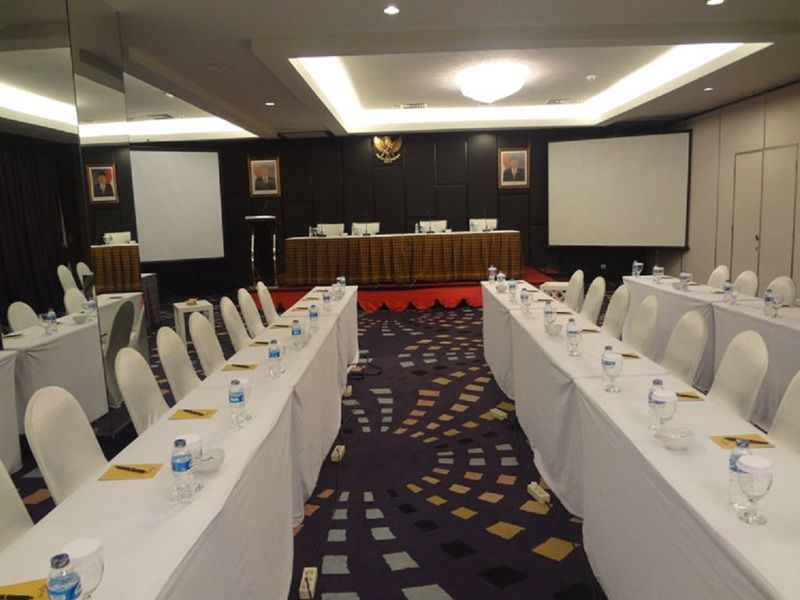 Hotel Diradja Jakarta Exterior photo