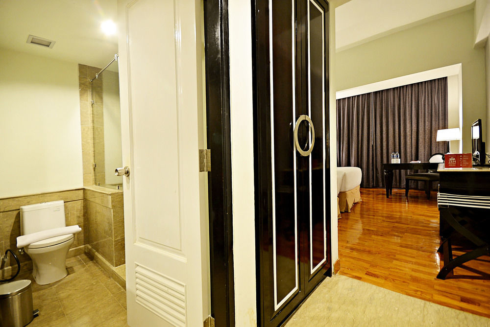 Hotel Diradja Jakarta Exterior photo