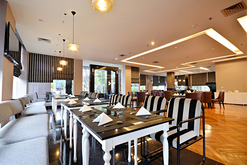 Hotel Diradja Jakarta Exterior photo