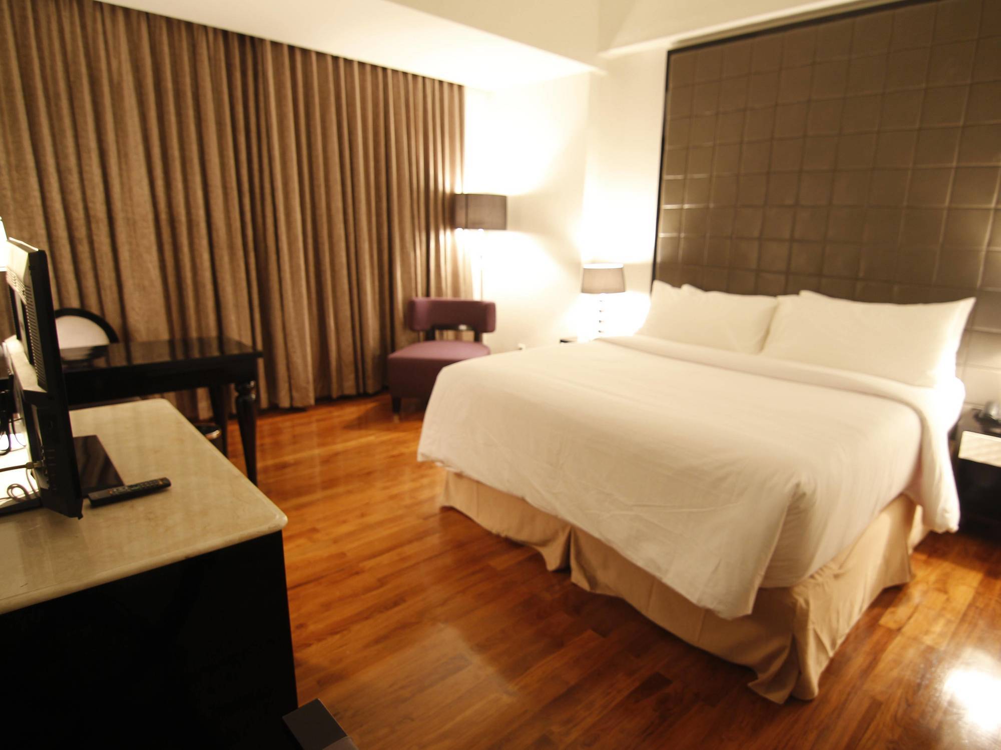 Hotel Diradja Jakarta Exterior photo